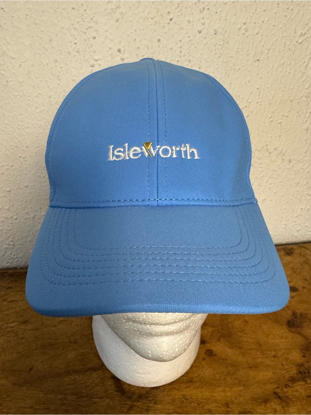 Isleworth Private Golf & Country Club breathable cap by Nike in light blue. NWOT
